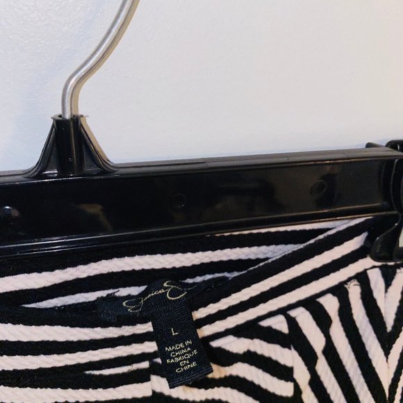 black and white striped skirt - Picture 4 of 5